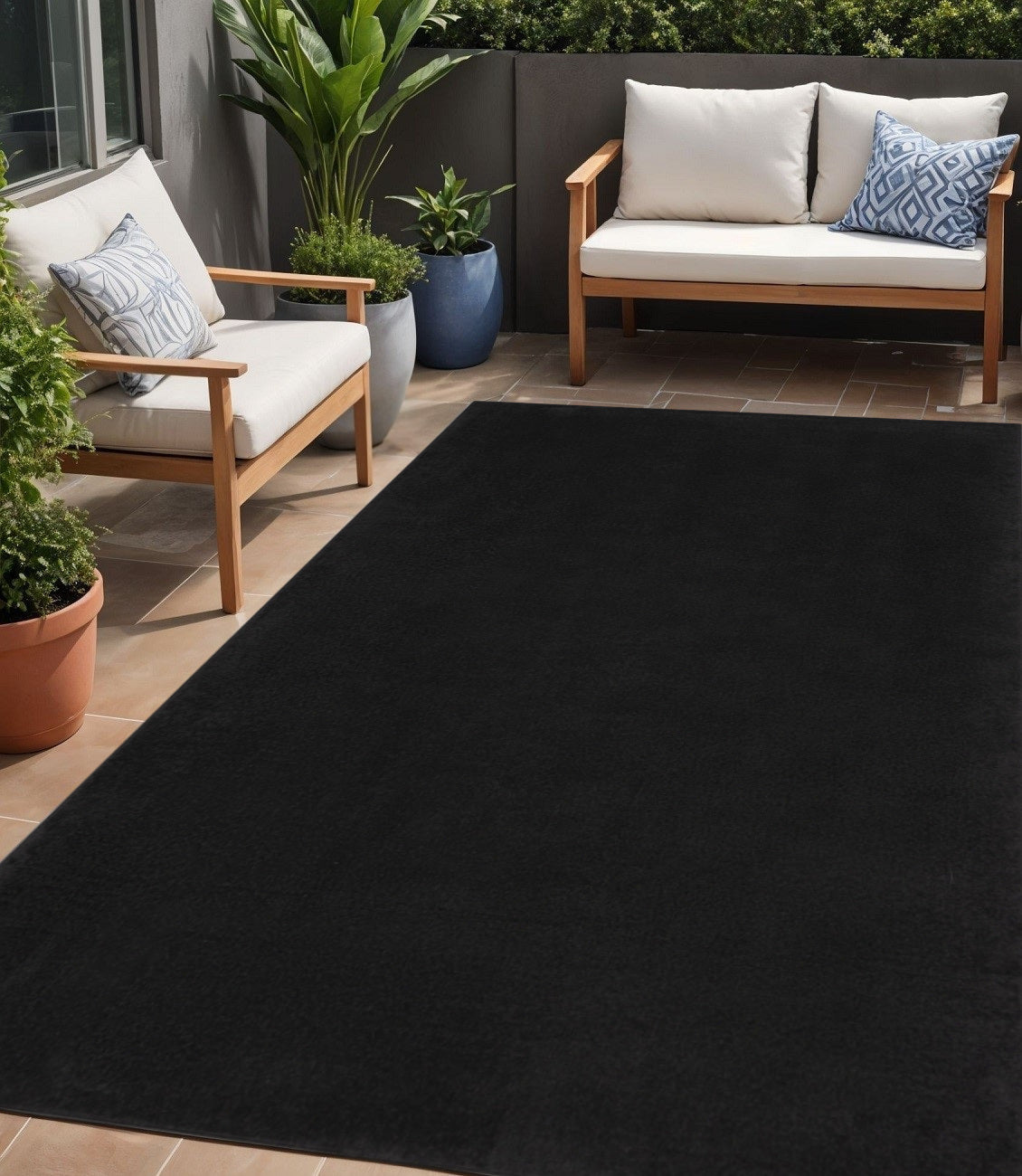 5' X 7' Black Stain Resistant Indoor Outdoor Area Rug - Outdoor
