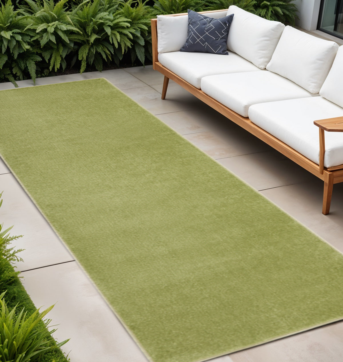 8' Green Indoor Outdoor Runner Rug - Outdoor