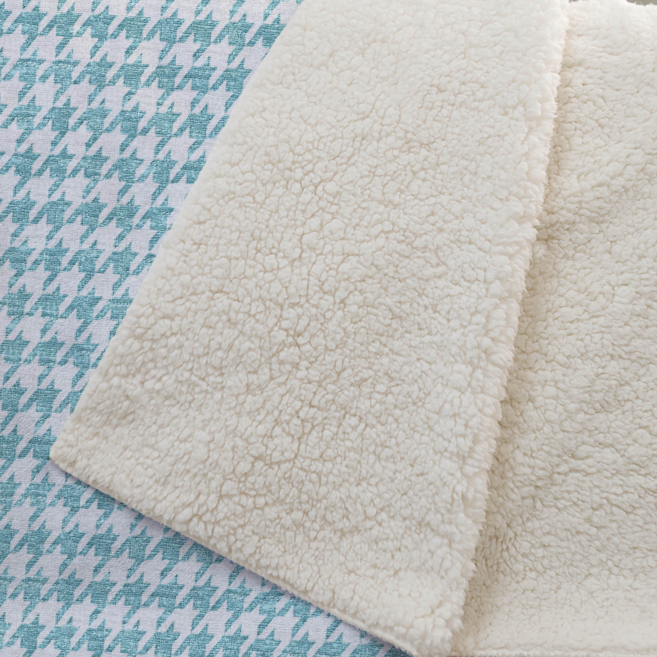 50" X 70" Aqua And White Microfiber Houndstooth Plush Throw Blanket - Home & Garden