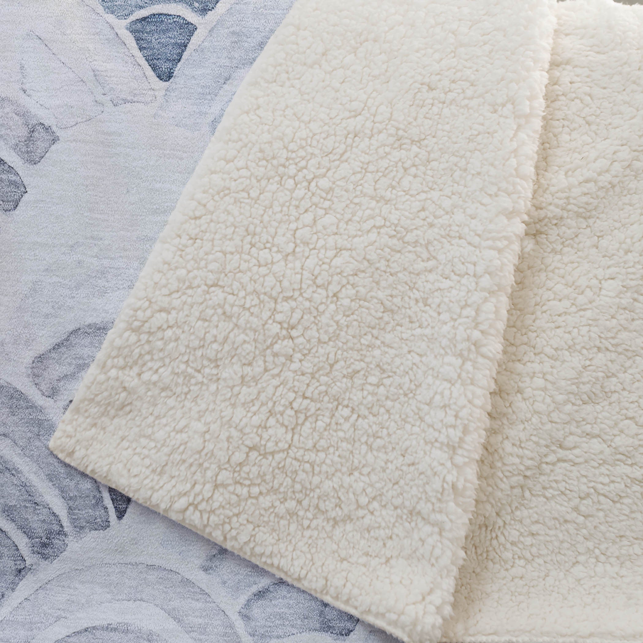 50" X 70" Blue And Ivory Microfiber Coastal Seashell Plush Throw Blanket - Home & Garden