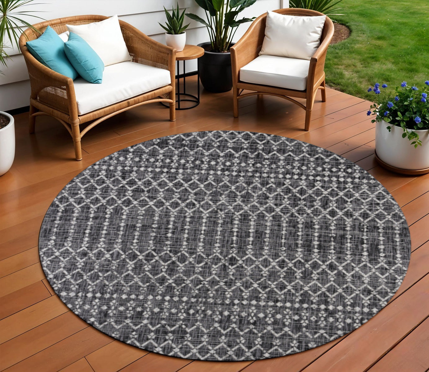 8' Black And Gray Round Trellis Indoor Outdoor Area Rug - Sports & Outdoor