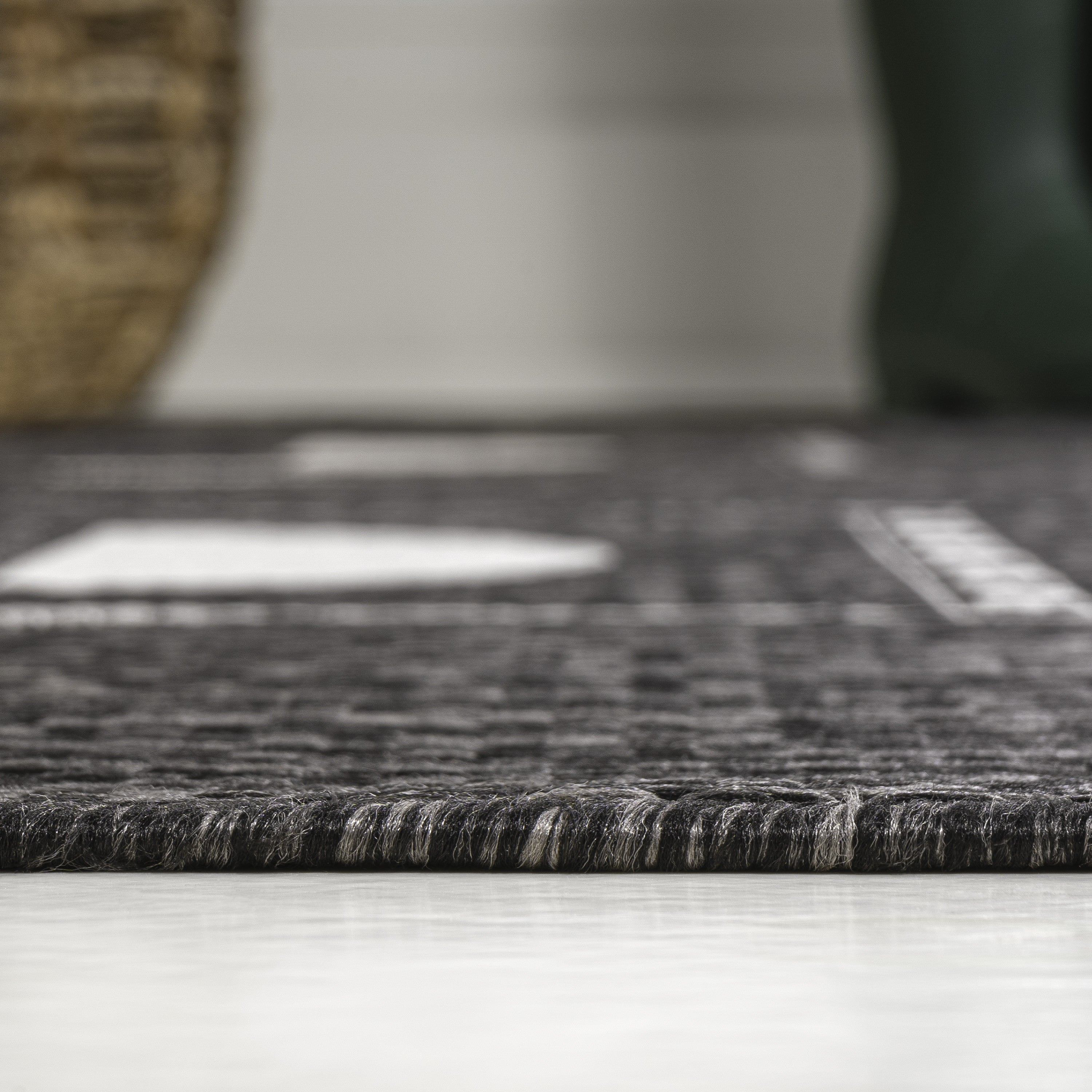 5' X 8' Black And Cream Geometric Indoor Outdoor Area Rug - Sports & Outdoor