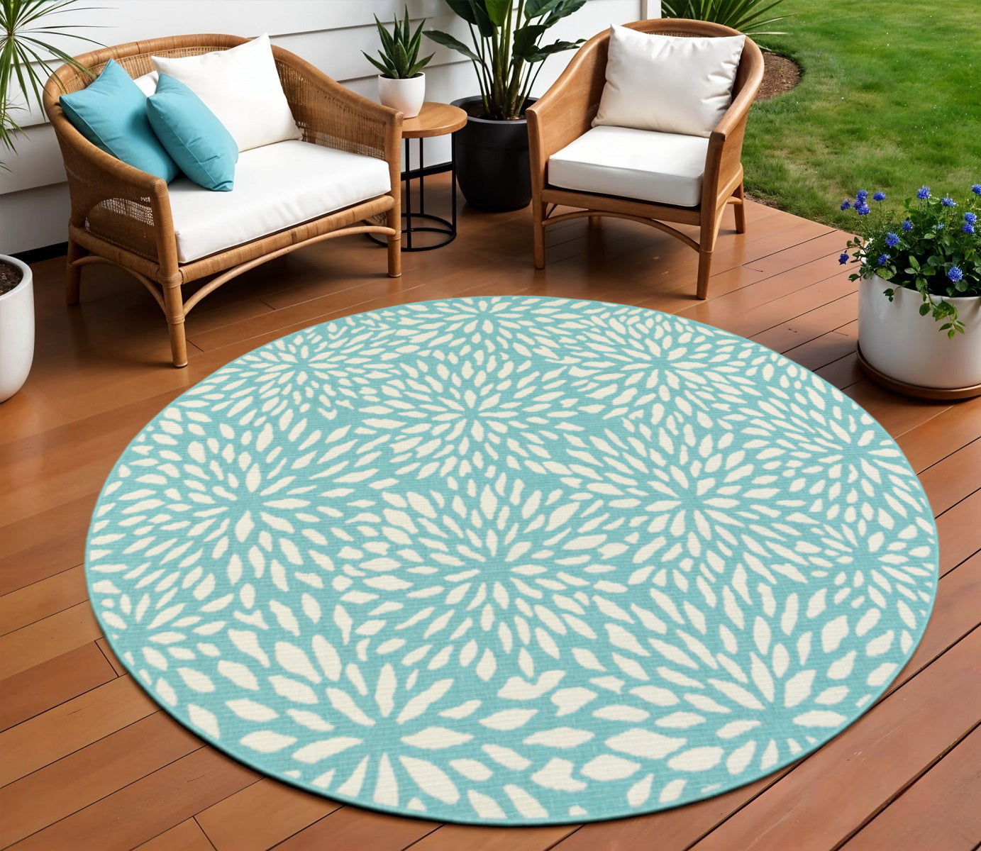 8' X 8' Blue and Ivory Round Floral Stain Resistant Indoor Outdoor Area Rug - Outdoor