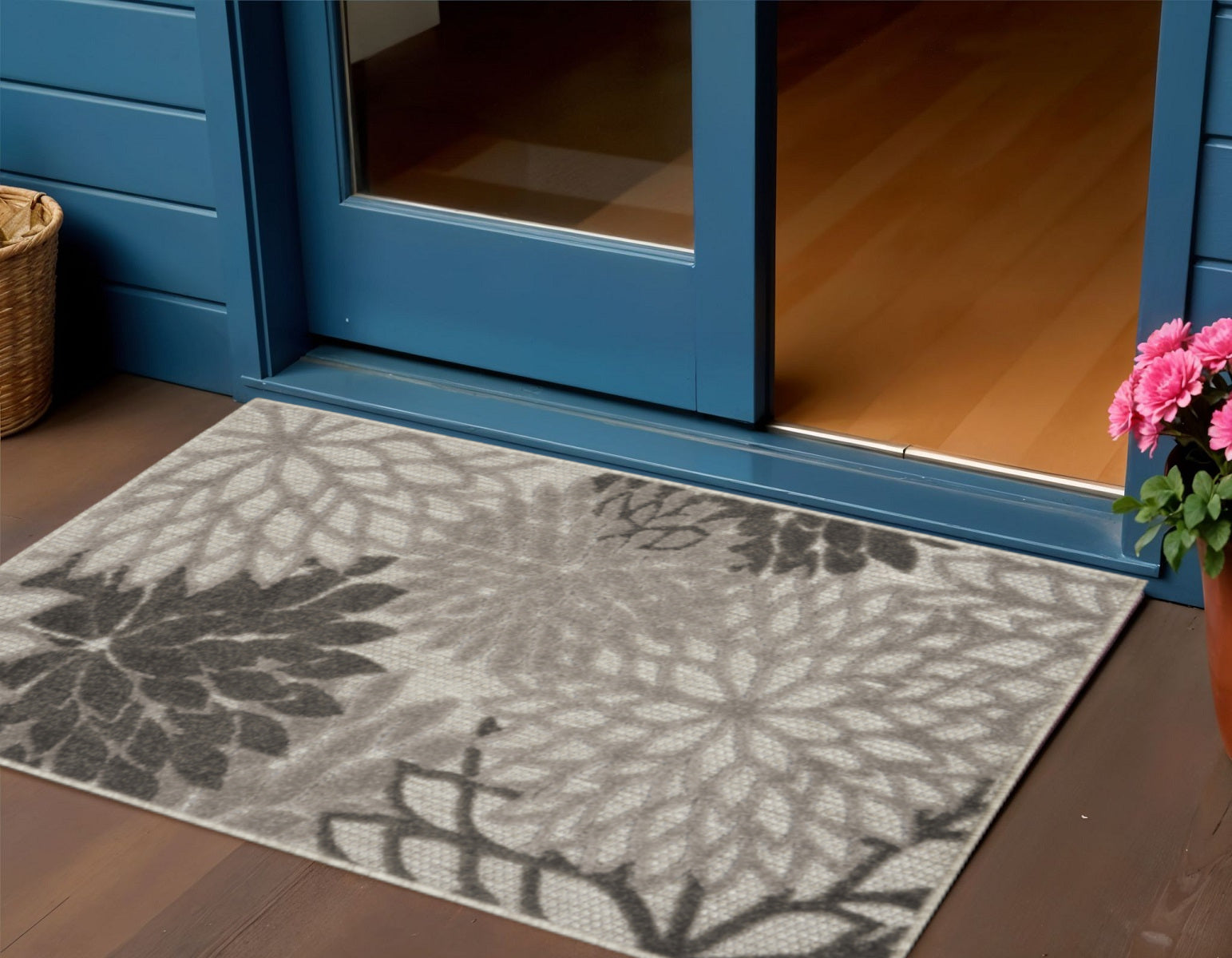3' X 5' Gray Floral Stain Resistant Non Skid Indoor Outdoor Area Rug - Outdoor