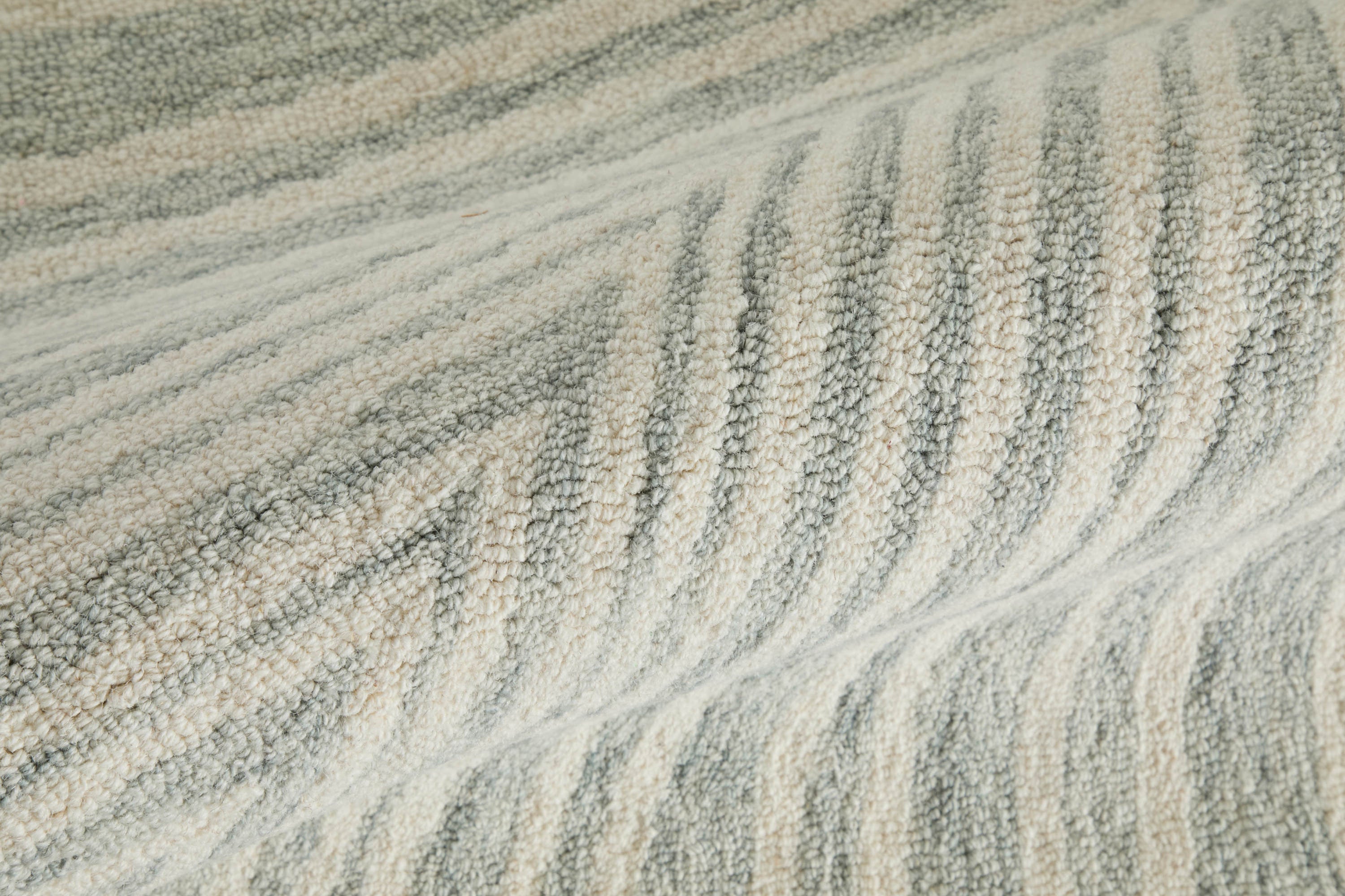 5' X 8' Gray And Ivory Wool Abstract Hand Tufted Area Rug - Home & Garden