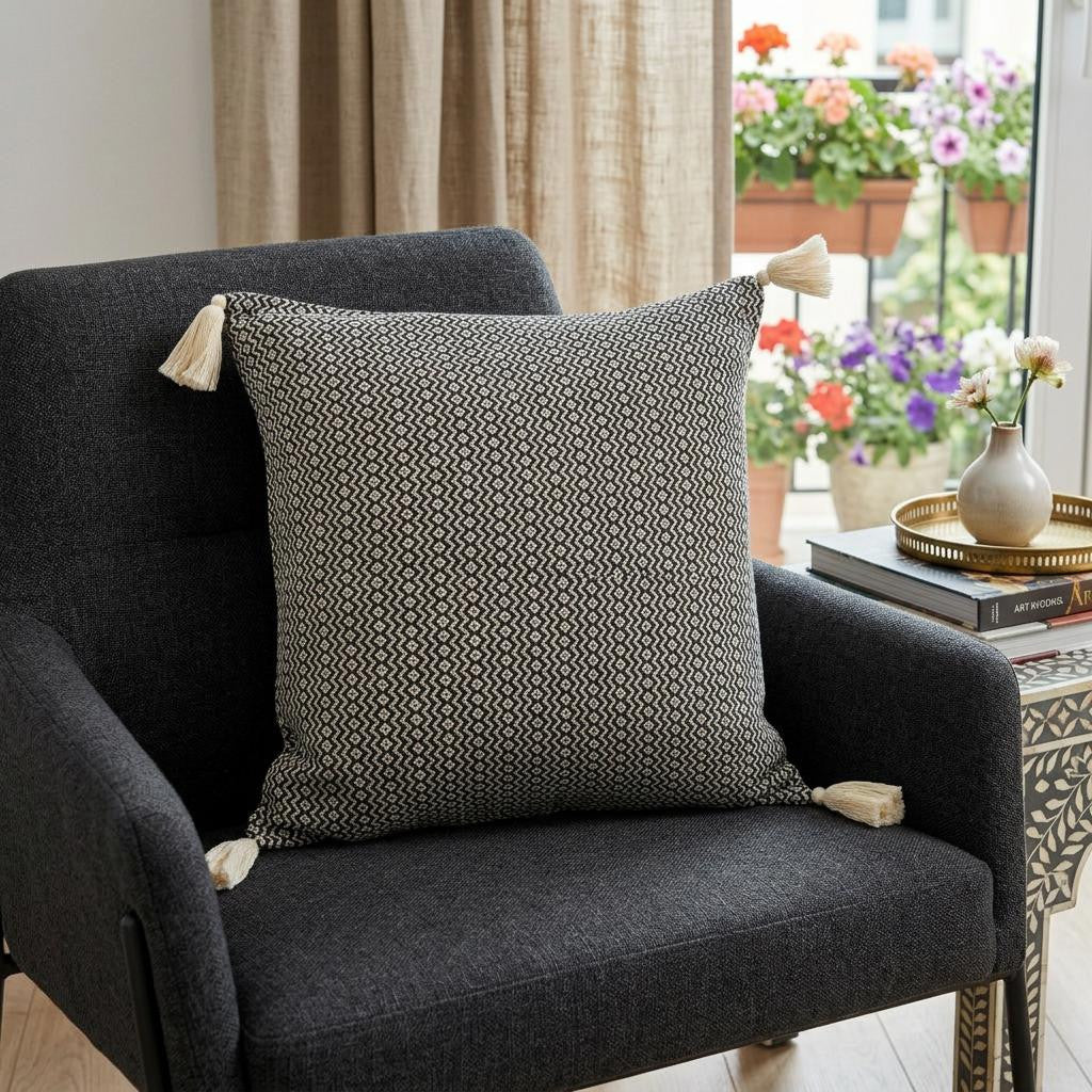 18" X 18" Black 100% Cotton Geometric Zippered Pillow - Home & Garden