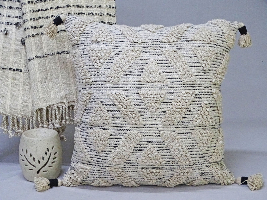 22" X 22" Off White Geometric Zippered Handmade Cotton Blend Throw Pillow With Tassels - Home Decor