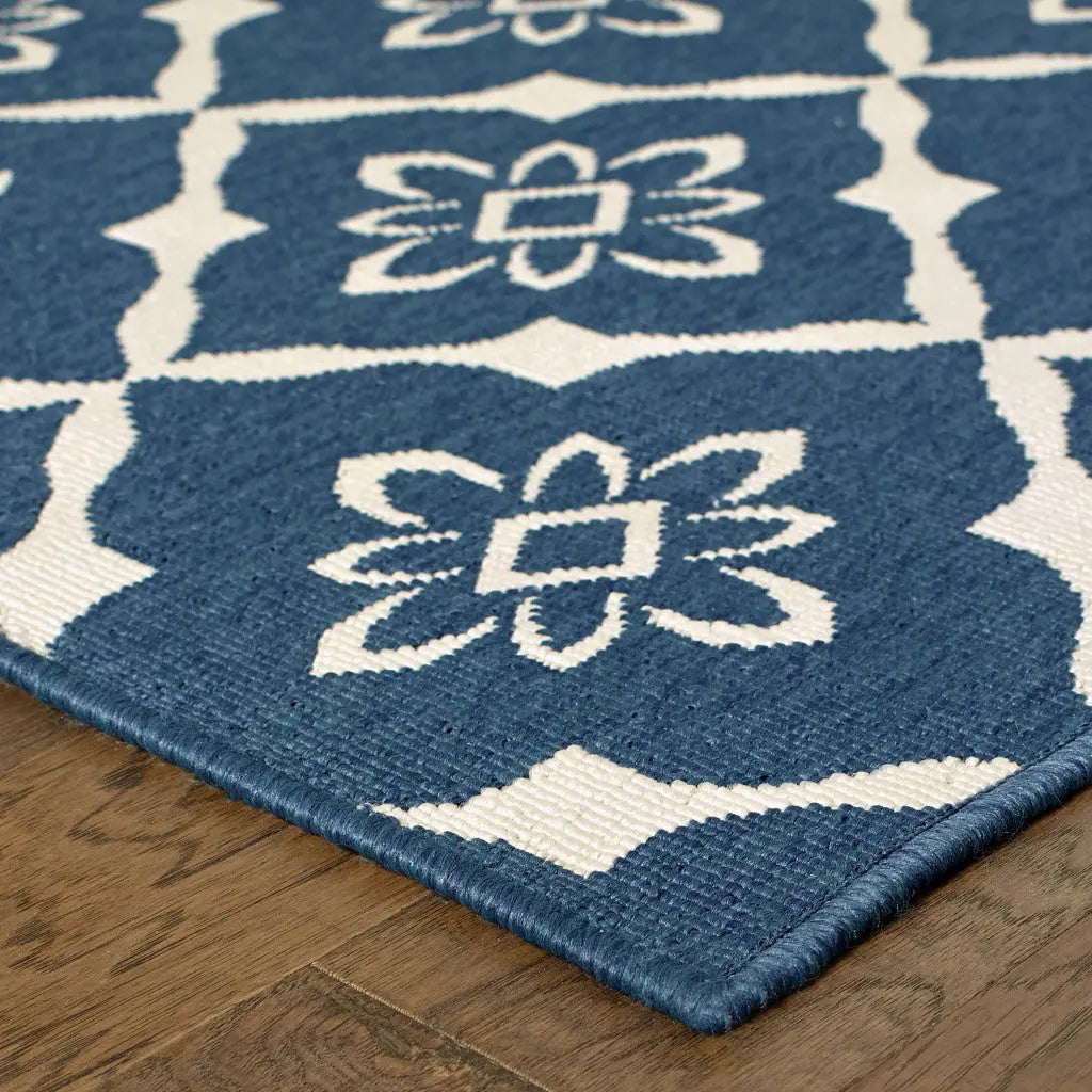 2' X 3' Blue and Ivory Floral Stain Resistant Indoor Outdoor Area Rug Homeroots Outdoor