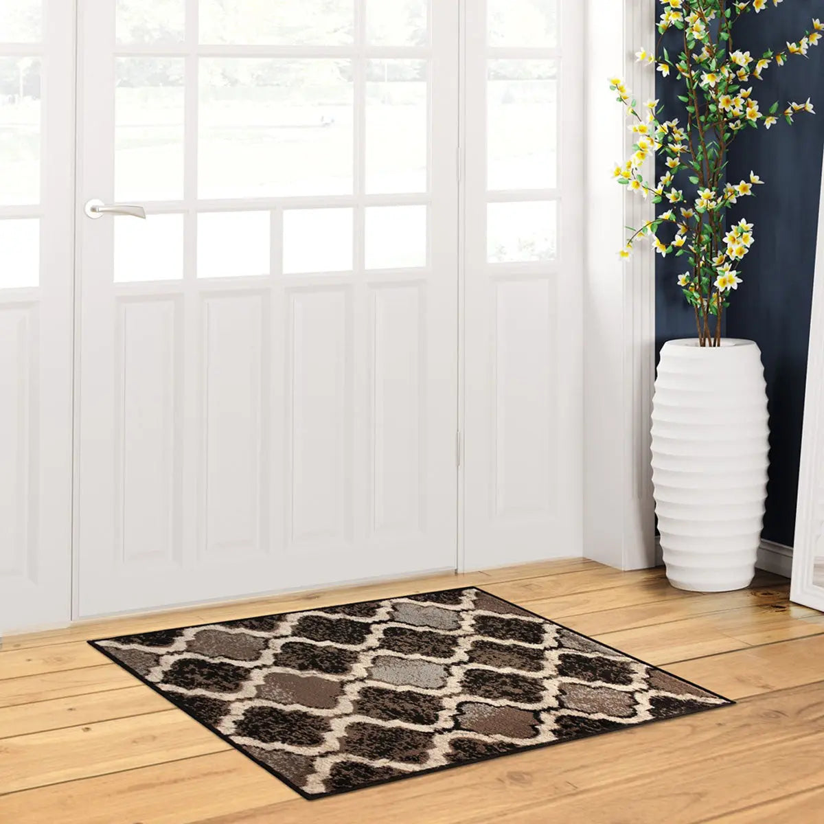 2' X 3' Brown Black And Ivory Quatrefoil Distressed Area Rug Homeroots Home Decor