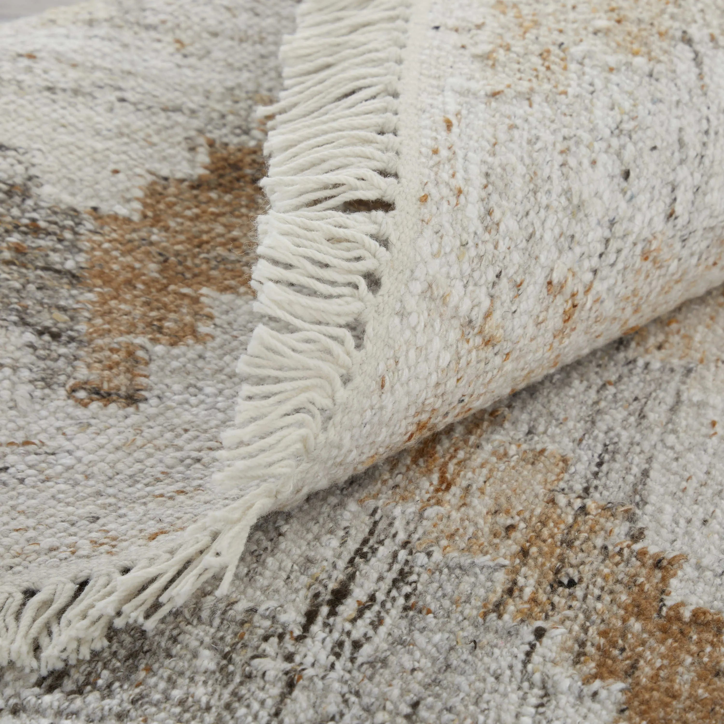 2' X 3' Gray And Brown Geometric Hand Woven Area Rug With Fringe Homeroots Outdoor