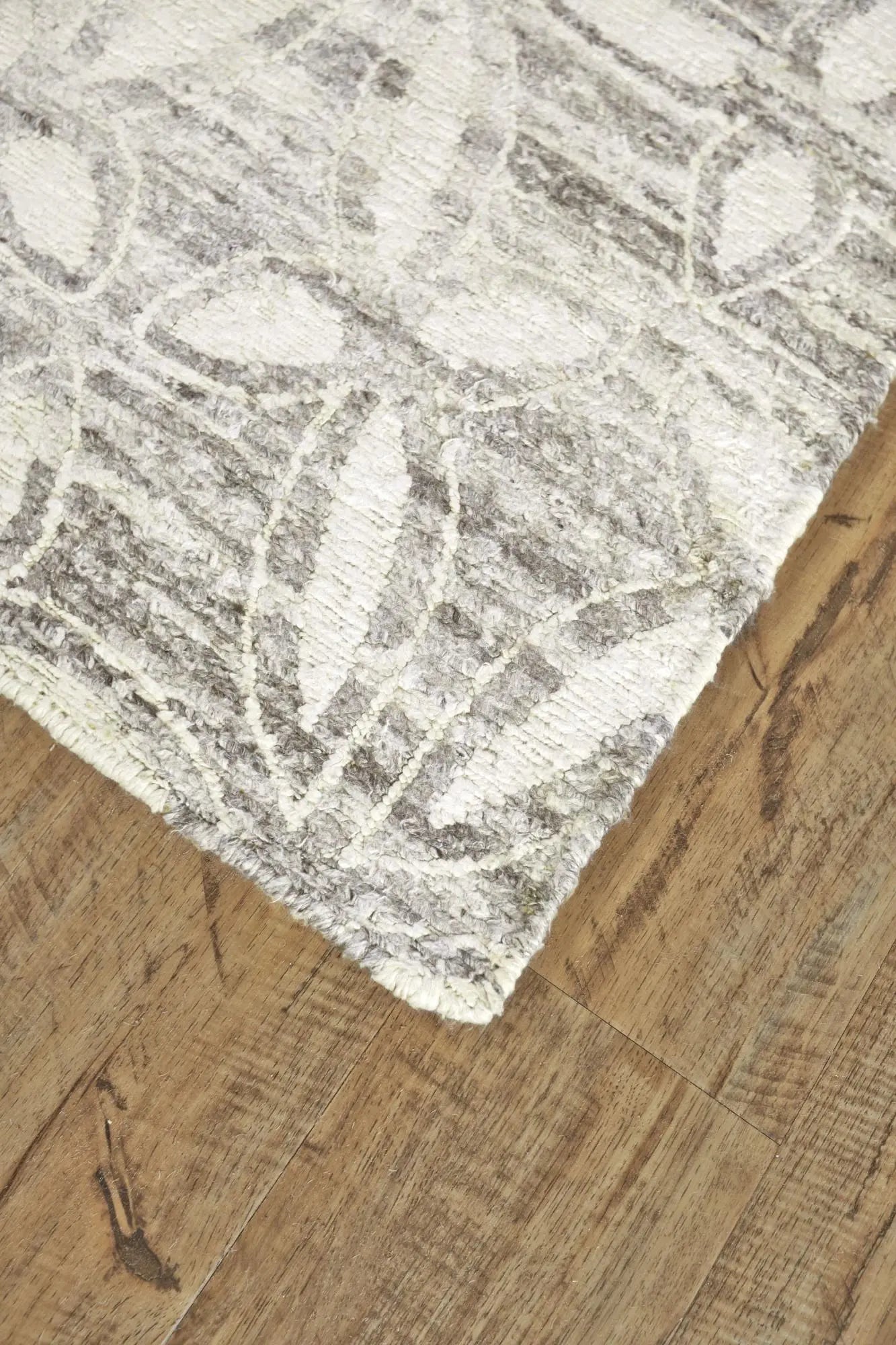 2' X 3' Gray And Ivory Floral Hand Knotted Area Rug Homeroots Home Decor