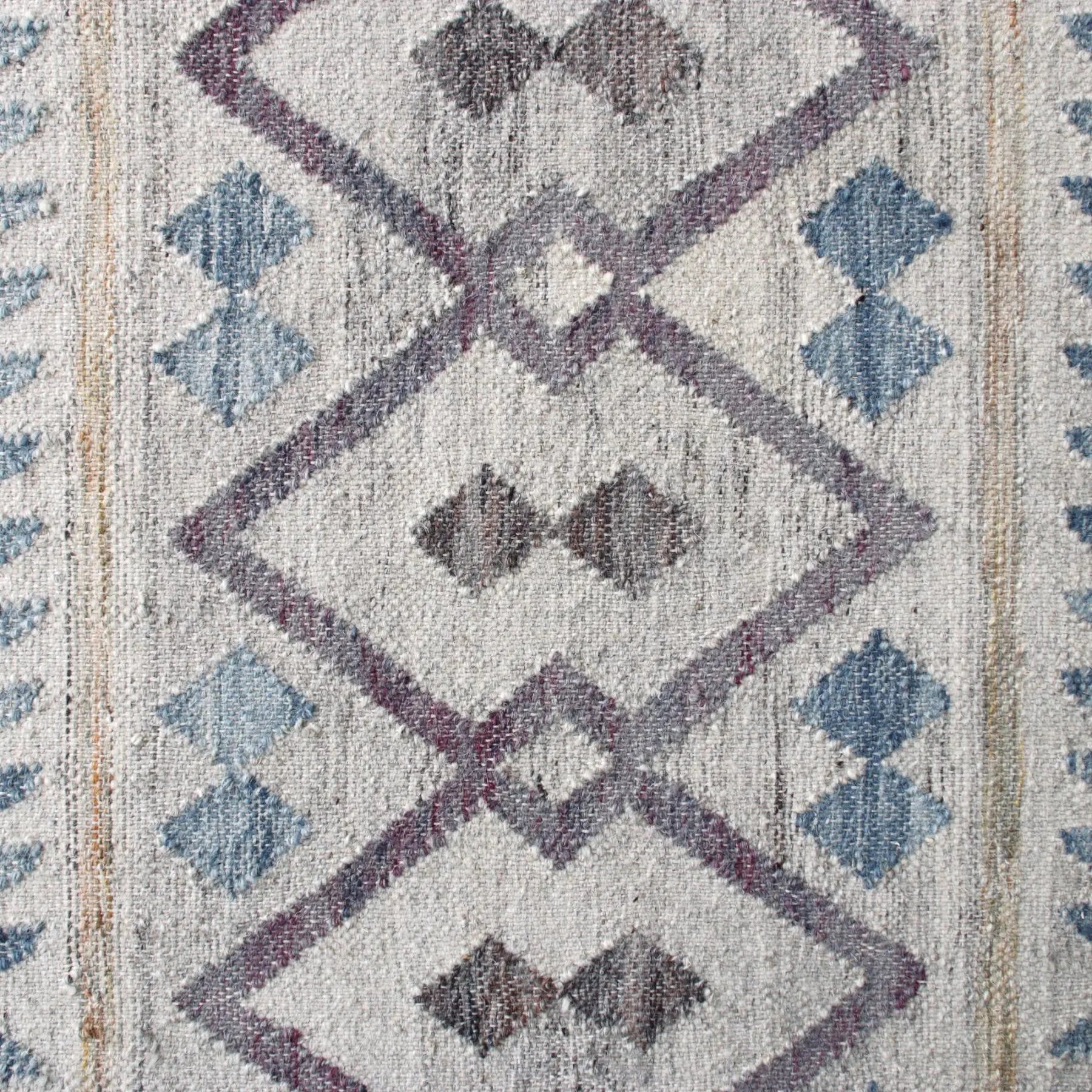2' X 3' Gray And Tan Jute Geometric Hand Woven Area Rug Homeroots Home Decor