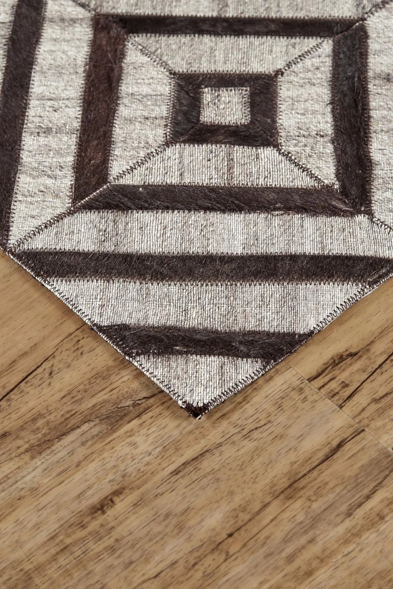 2' X 3' Gray Brown And Ivory Geometric Hand Woven Area Rug Homeroots Home Decor