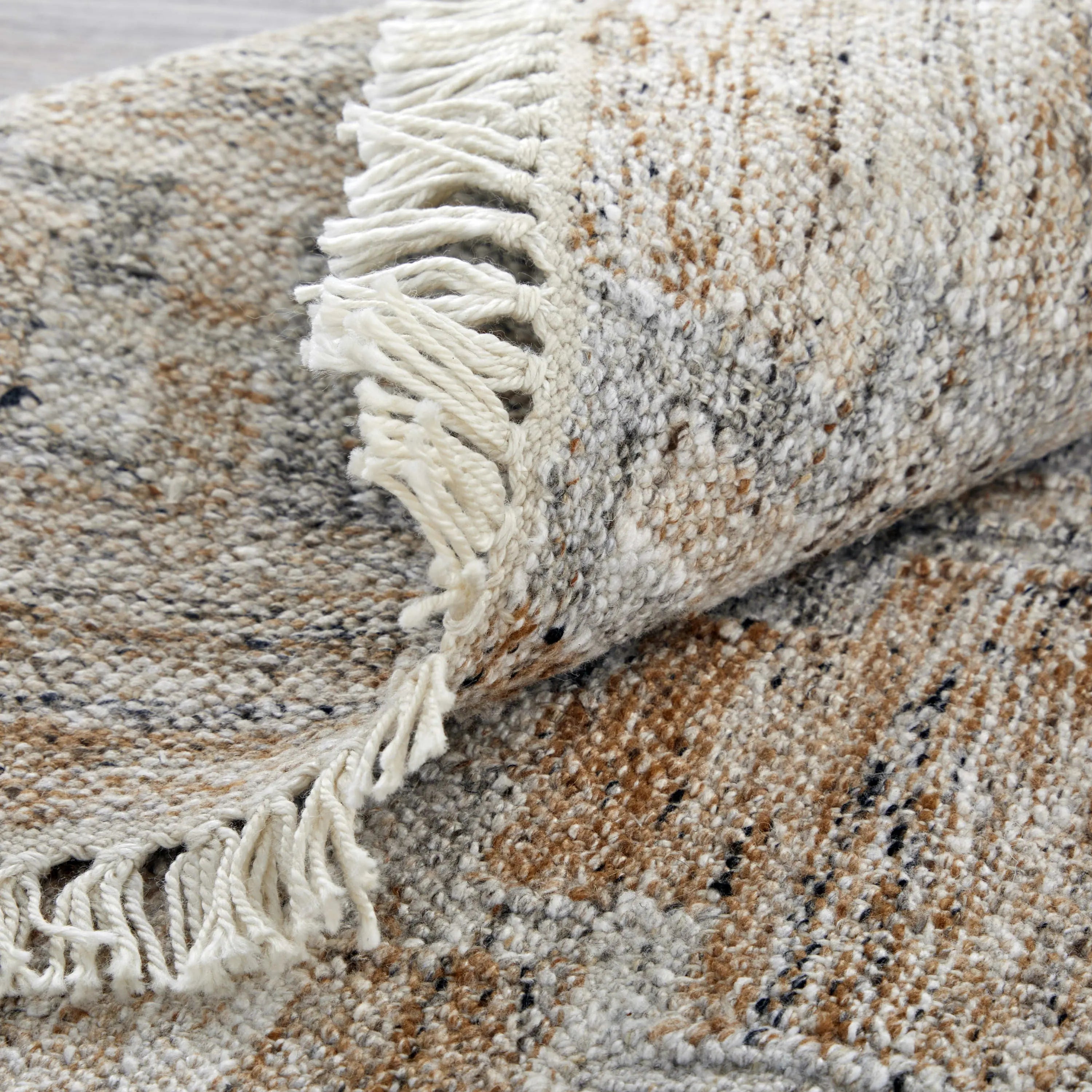 2' X 3' Tan Gray And Ivory Geometric Hand Woven Stain Resistant Area Rug With Fringe Homeroots Outdoor