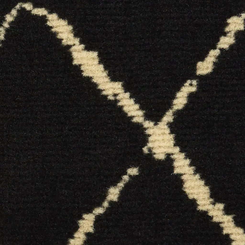 2' X 4' Beige And Black Floral Distressed Area Rug Homeroots Home Decor