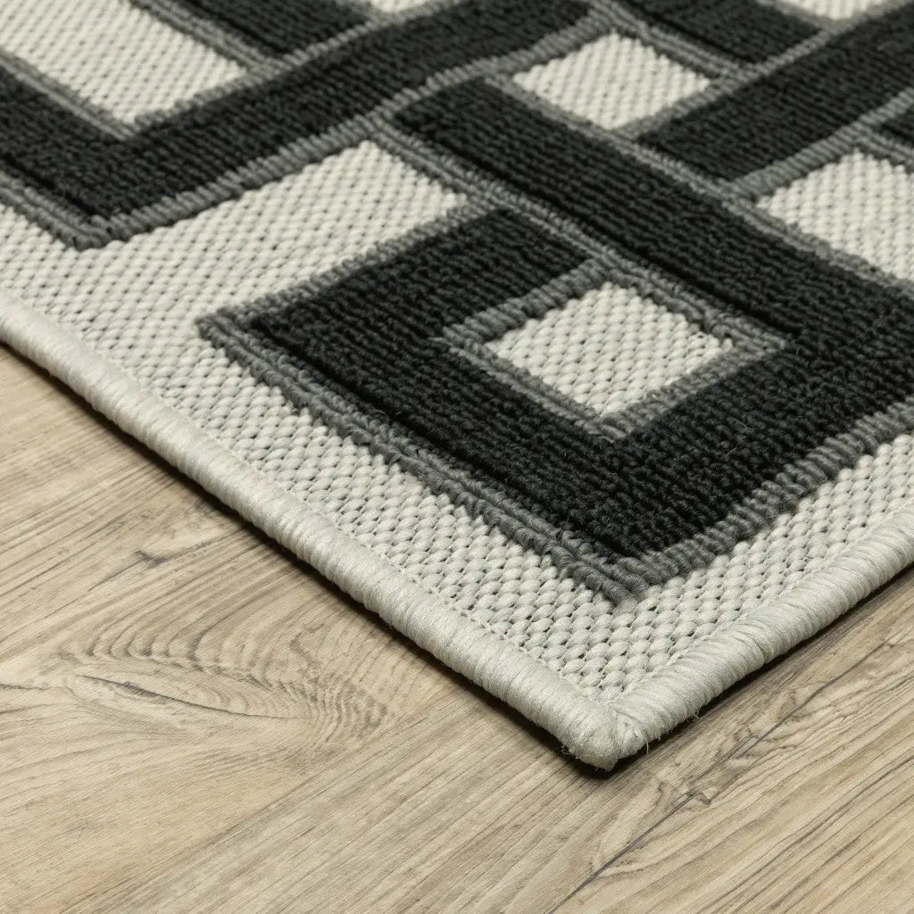 2' X 4' Beige and Black Stain Resistant Indoor Outdoor Area Rug Homeroots Outdoor