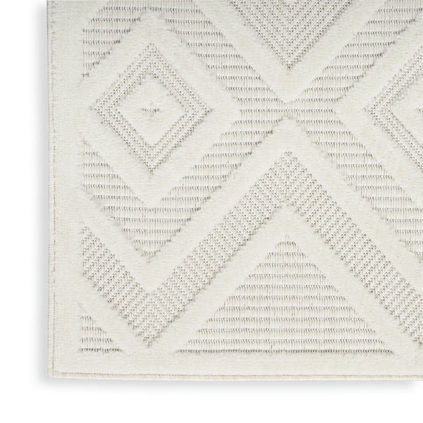 2' X 4' Ivory And White Geometric Indoor Outdoor Area Rug Homeroots Outdoor