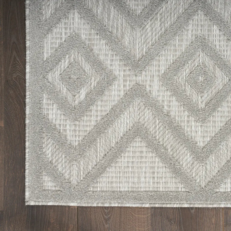 2' X 4' Silver And Gray Geometric Indoor Outdoor Area Rug Homeroots Outdoor