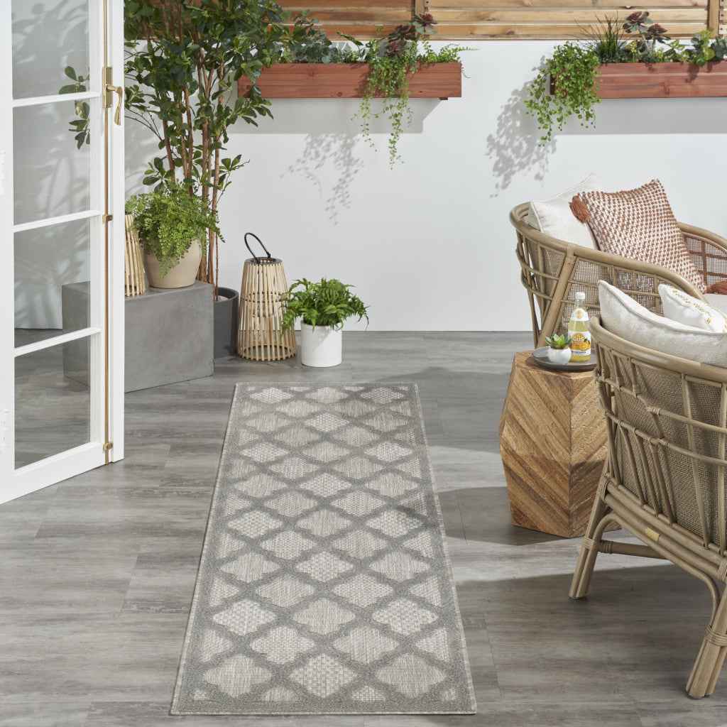 6' Silver And Gray Geometric Indoor Outdoor Area Rug