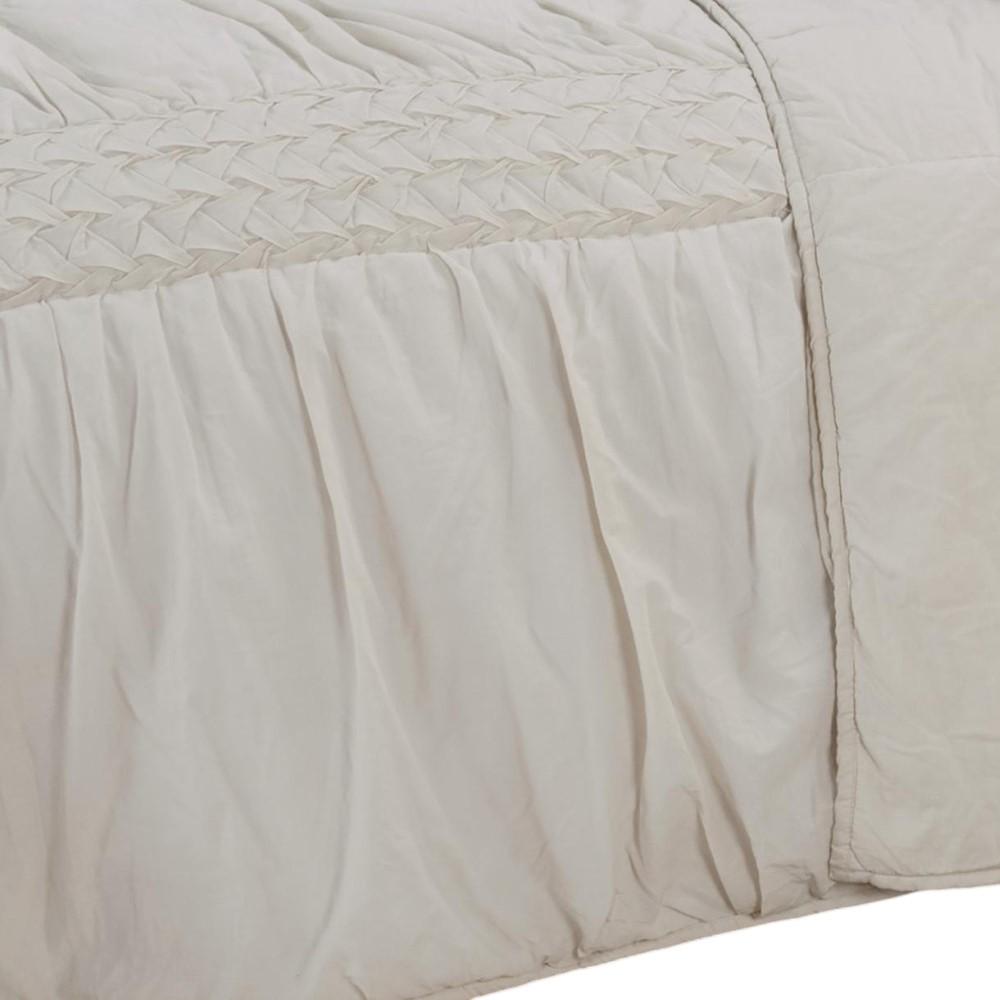 Ivory Geometric Quilt - Bed & Bath