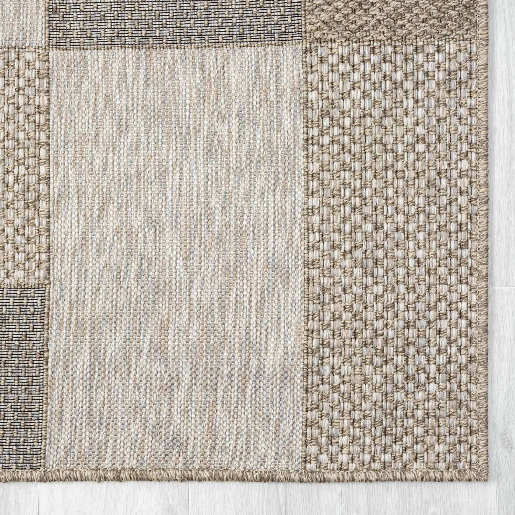 5' X 7' Gray Geometric Handmade Indoor Outdoor Area Rug - Outdoor