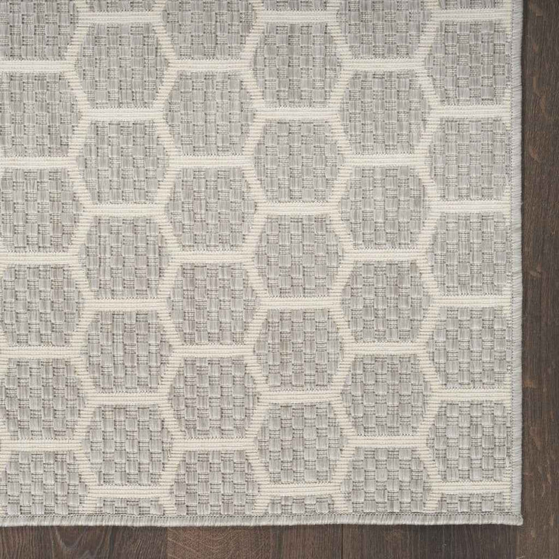 4' X 6' Gray And Ivory Geometric Indoor Outdoor Area Rug