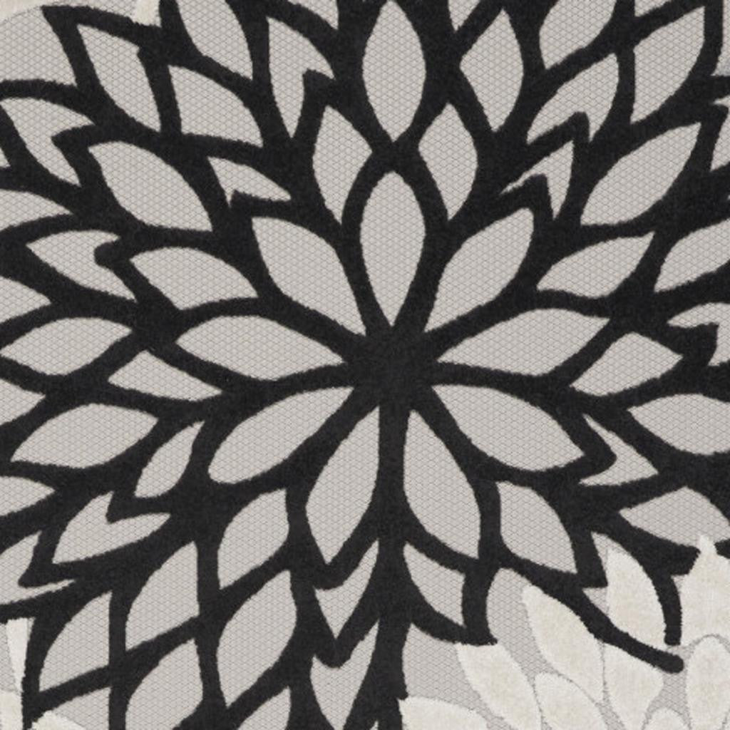 7' X 10' Black And White Handmade Indoor Outdoor Area Rug - Outdoor