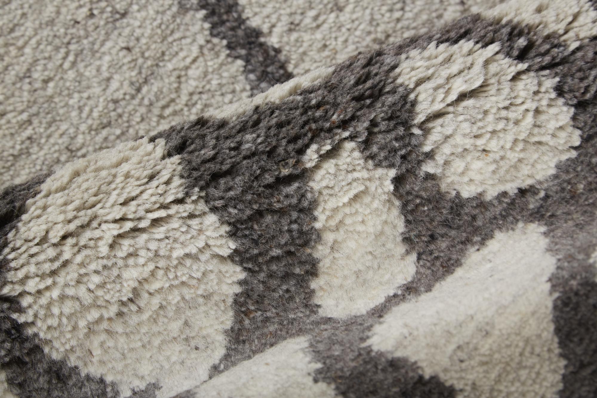 2' X 3' Ivory And Gray Wool Abstract Hand Knotted Area Rug - Home & Garden