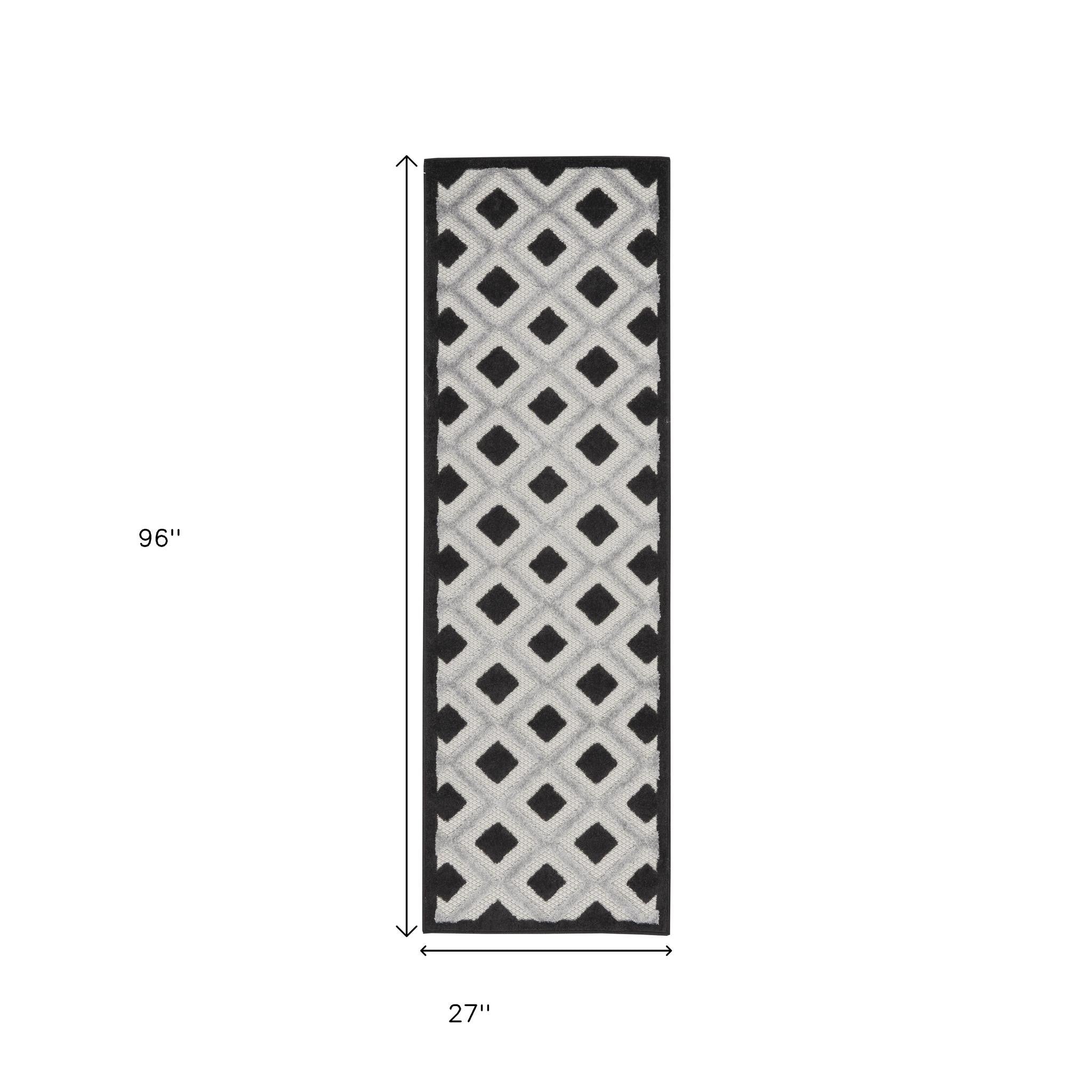 8' Black And White Indoor Outdoor Runner Rug - Outdoor