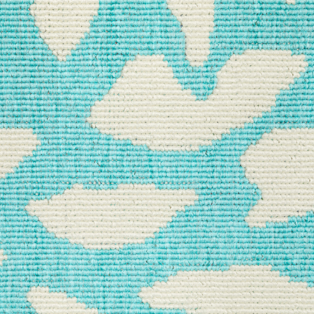 7' x 10' Blue and Ivory Floral Stain Resistant Indoor Outdoor Area Rug - Outdoor