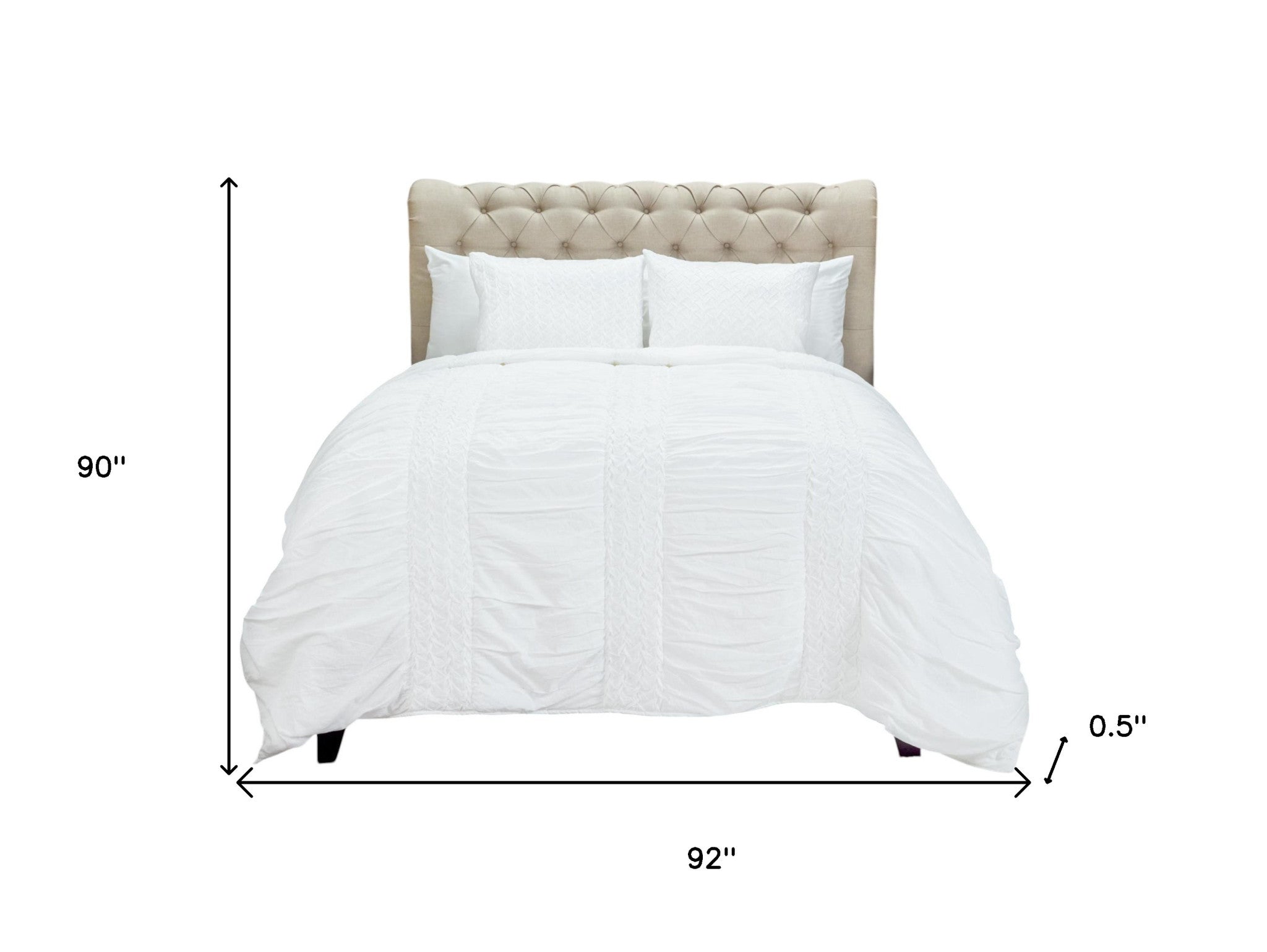 White Geometric Queen Quilt - Bed & Bath
