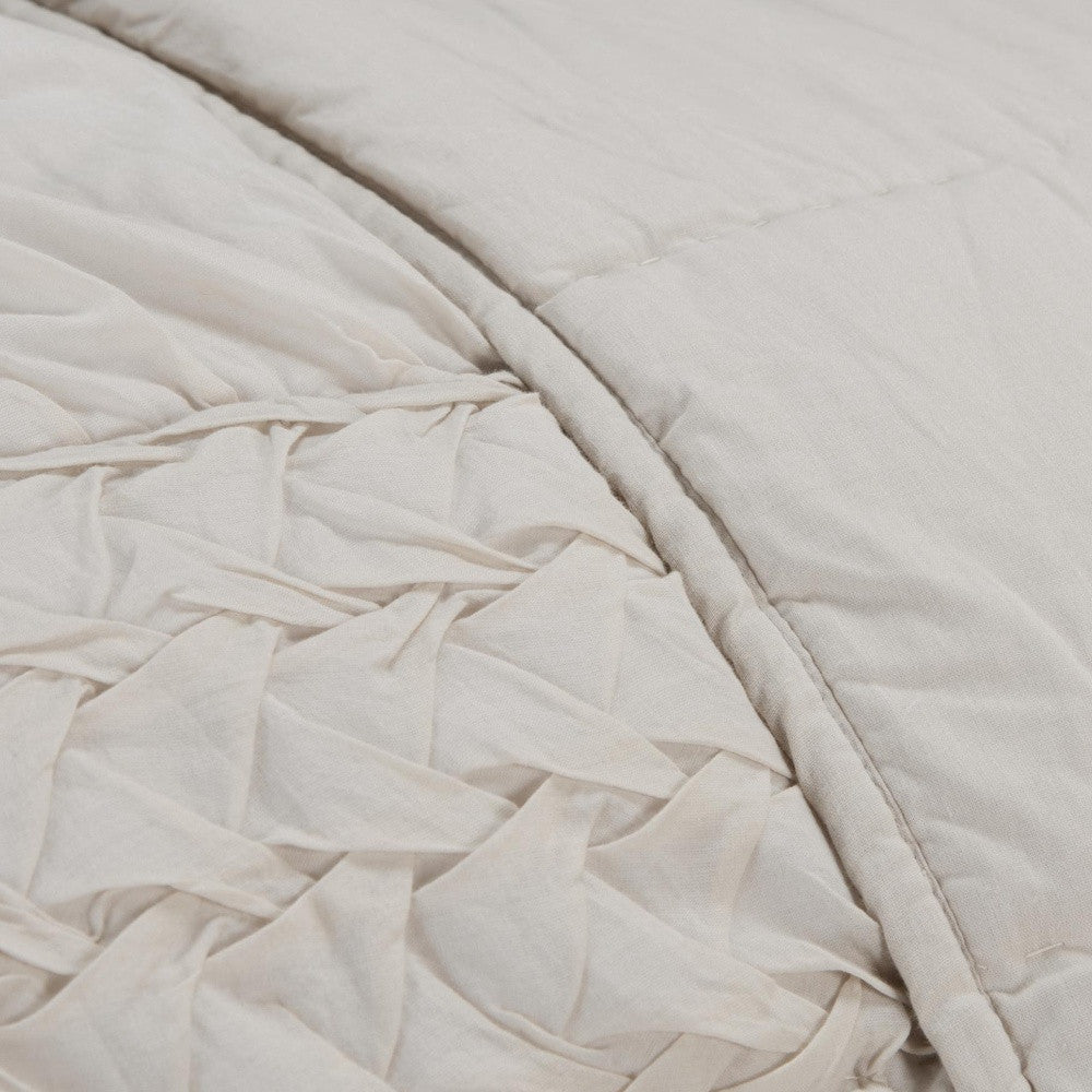 Ivory Geometric King Quilt - Bed & Bath