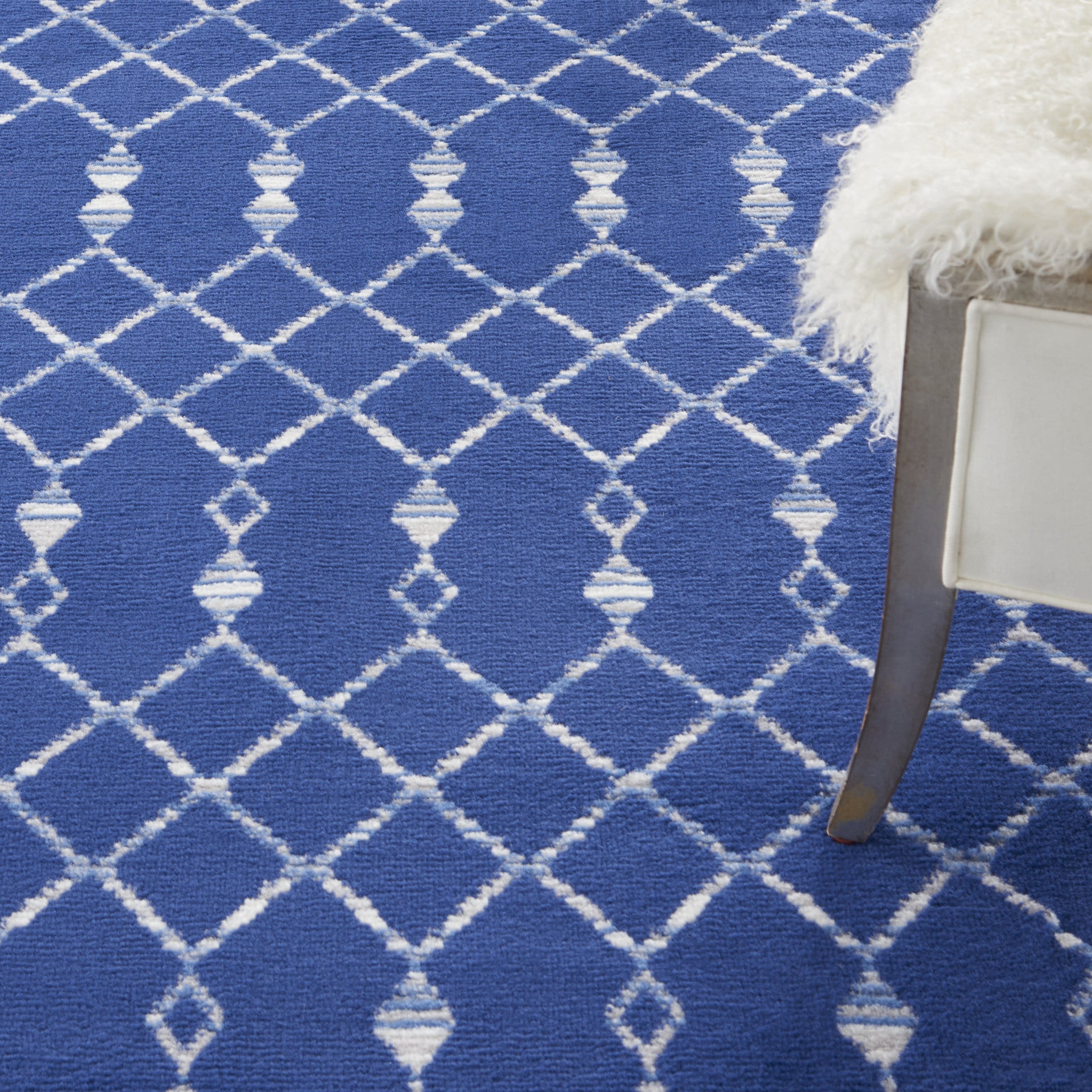 8' Navy Blue and Ivory Geometric Round Rug - Home & Garden