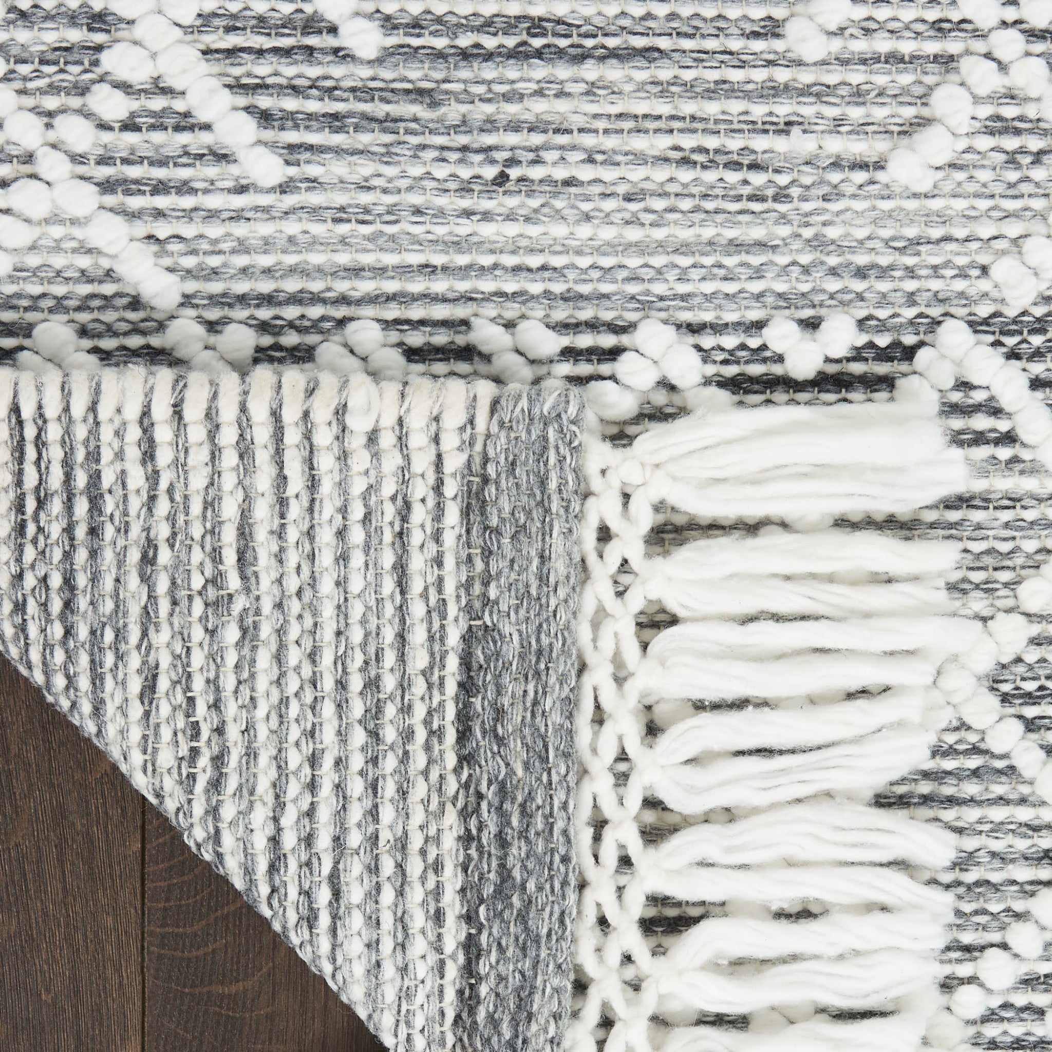 4' X 6' Gray and Ivory Geometric Hand Woven Area Rug With Fringe - Home & Garden