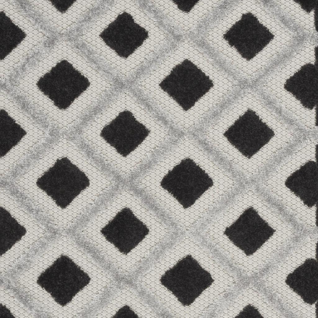 3' X 4' Black And White Indoor Outdoor Area Rug - Outdoor