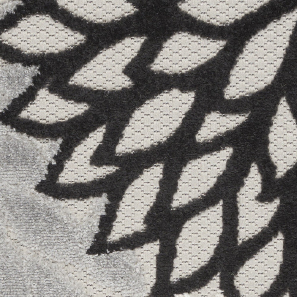 3' X 5' Black And White Floral Power Loom Area Rug - Outdoor