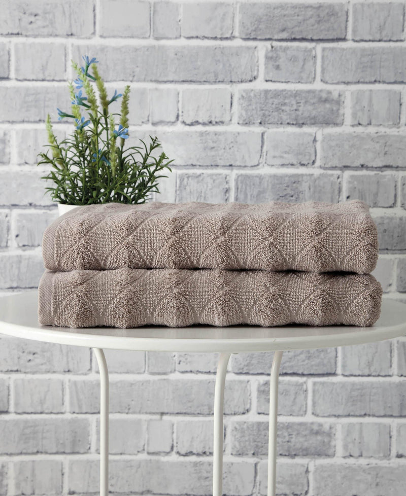 Bath towel set with two folded towels, light brown Turkish cotton geometric pattern