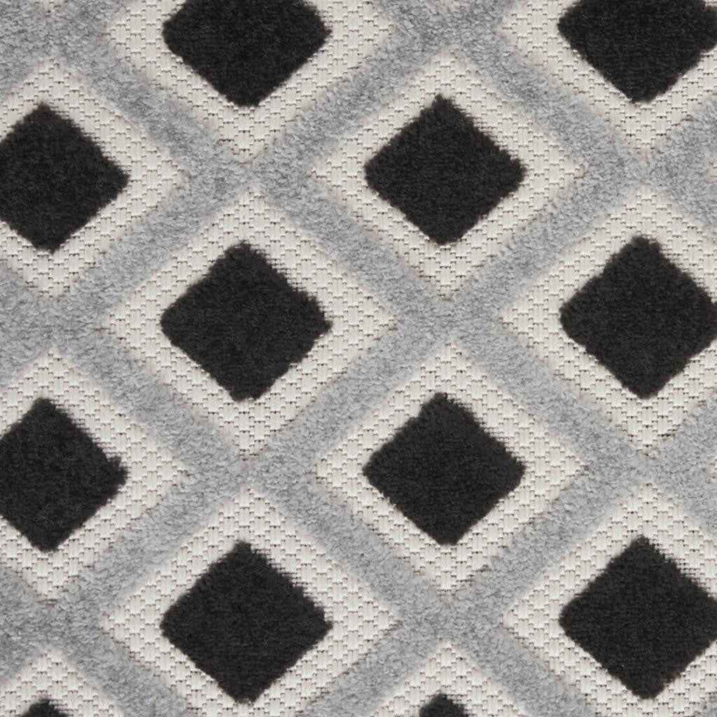 8' X 11' Black And White Indoor Outdoor Area Rug