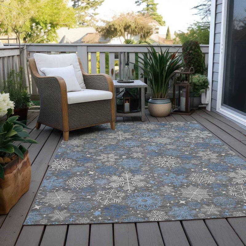 8' X 10' Gray Blue And Ivory Medallion Washable Indoor Outdoor Area Rug
