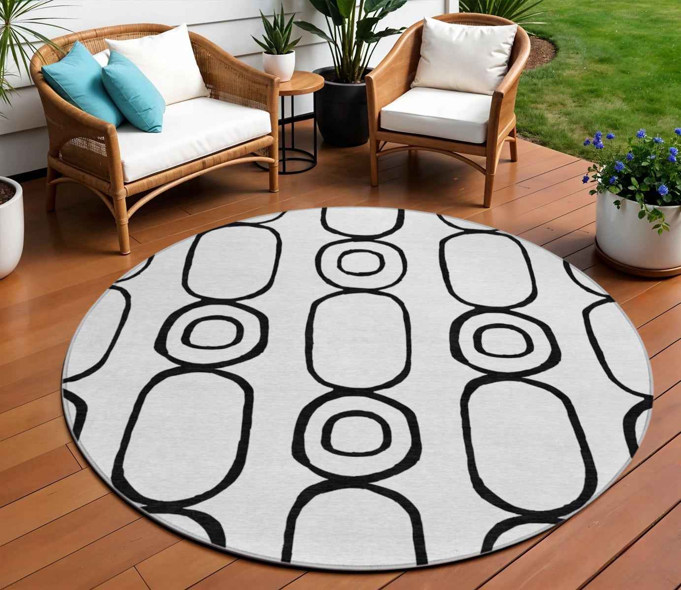 8' White And Black Round Geometric Washable Indoor Outdoor Area Rug