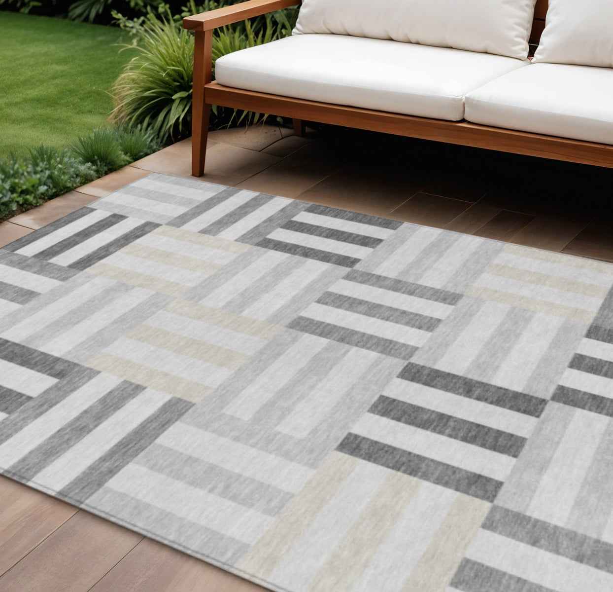 8' X 10' Gray And Ivory Geometric Washable Indoor Outdoor Area Rug