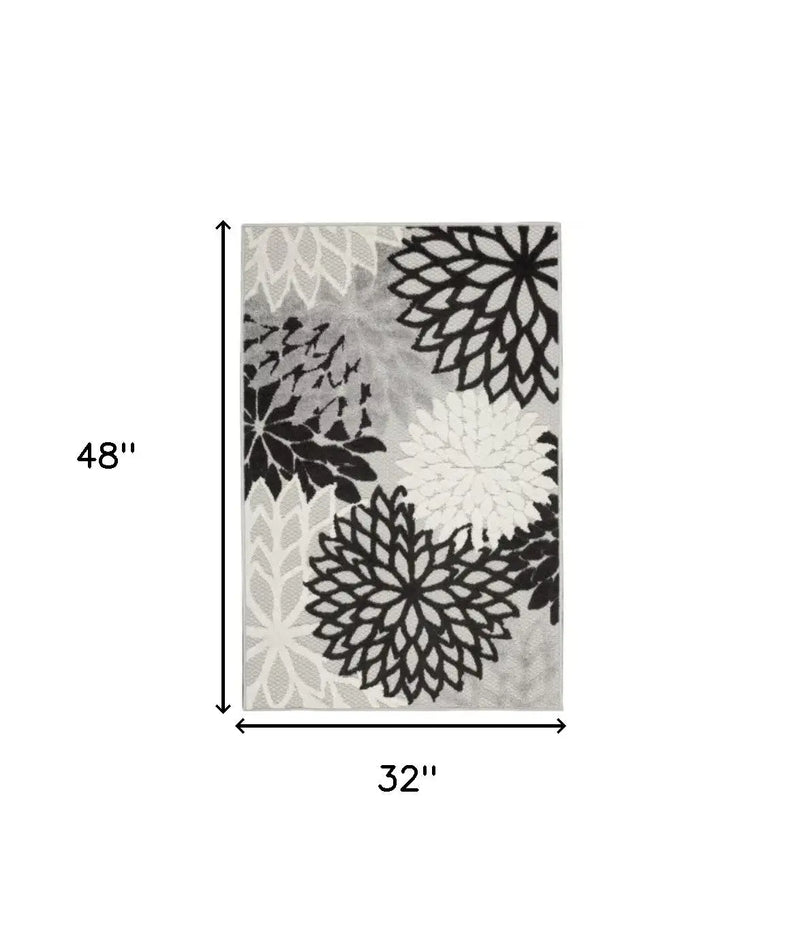 3' X 4' Black And White Indoor Outdoor Area Rug Homeroots Outdoor