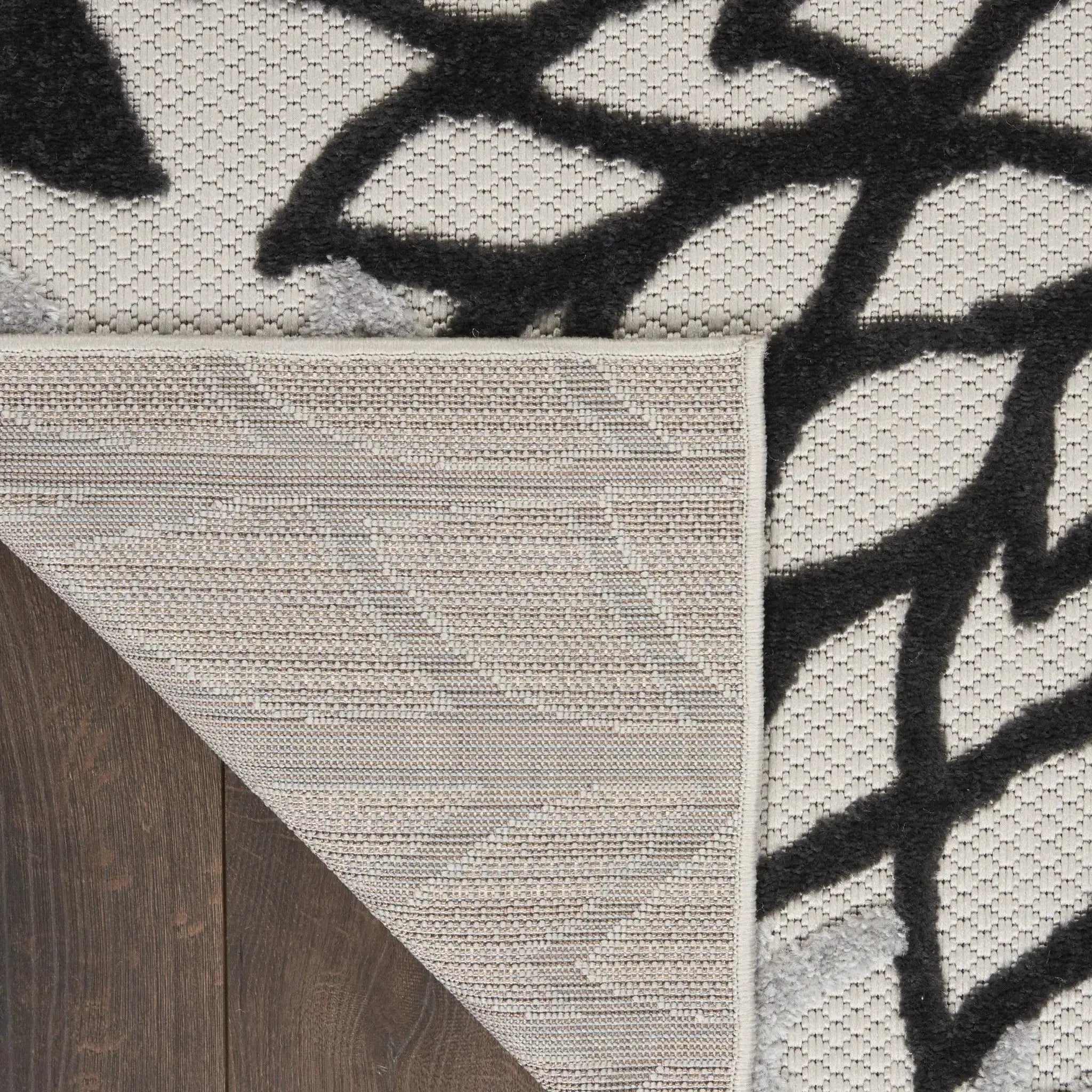 3' X 4' Black And White Indoor Outdoor Area Rug Homeroots Outdoor