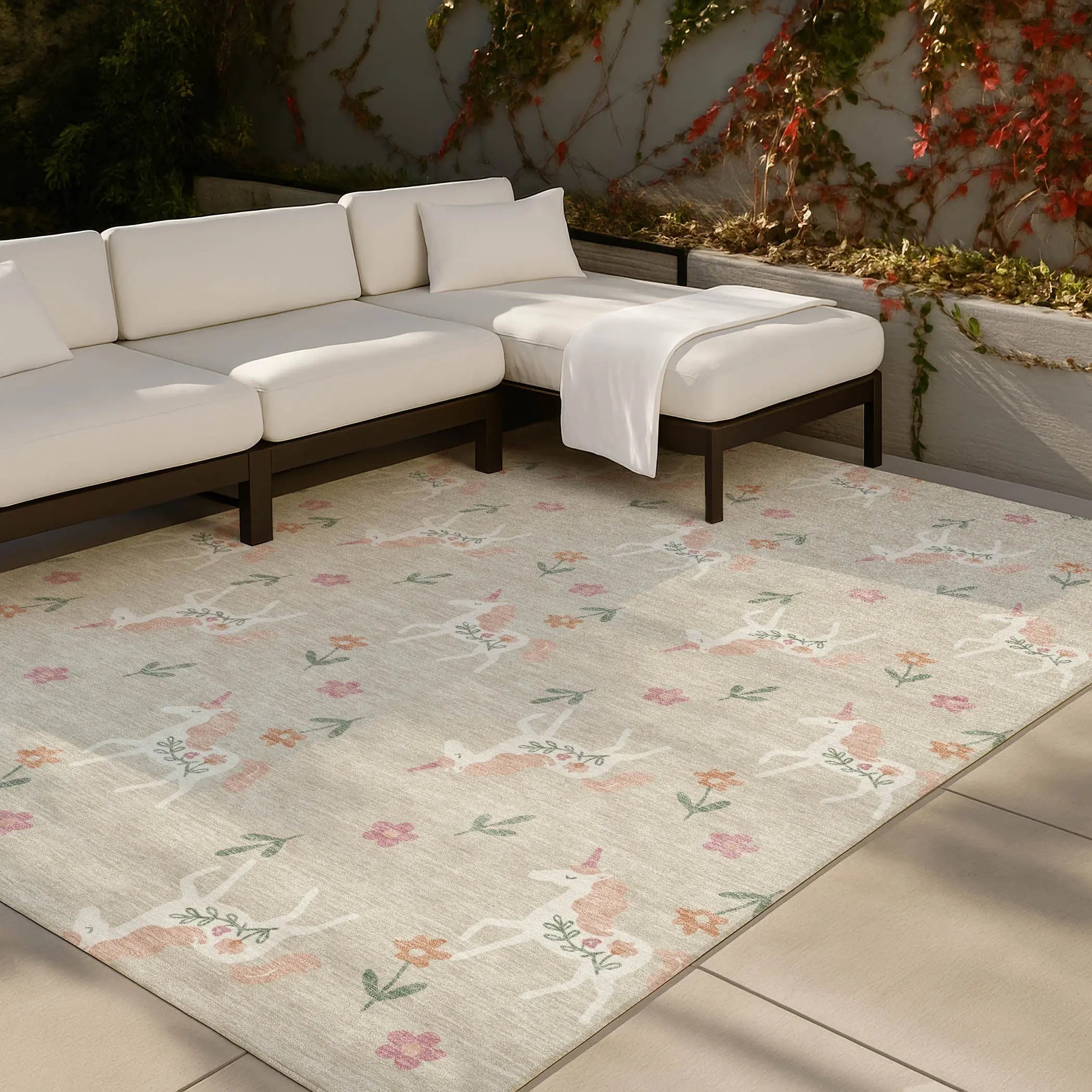 3' X 5' Beige And Gray Floral Washable Indoor Outdoor Area Rug Homeroots Outdoor