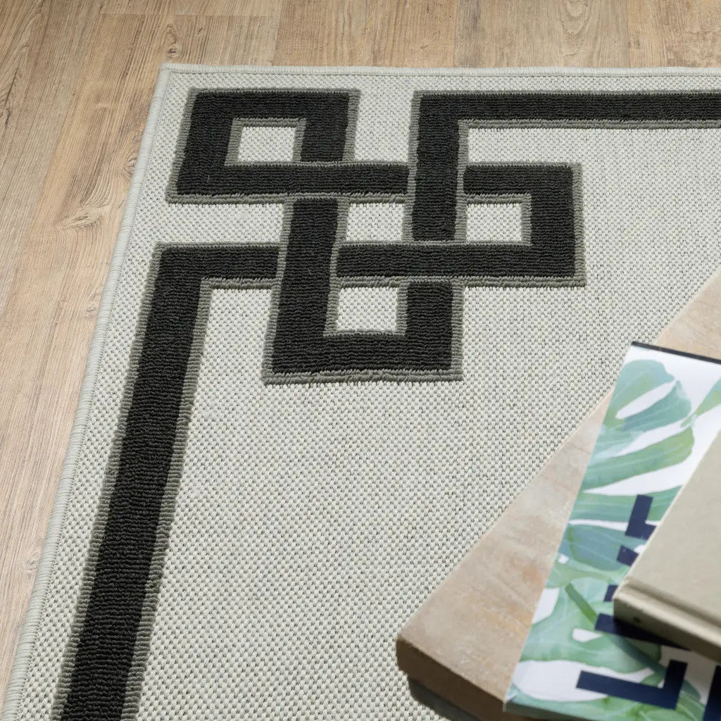 3' X 5' Beige and Black Stain Resistant Indoor Outdoor Area Rug Homeroots Outdoor
