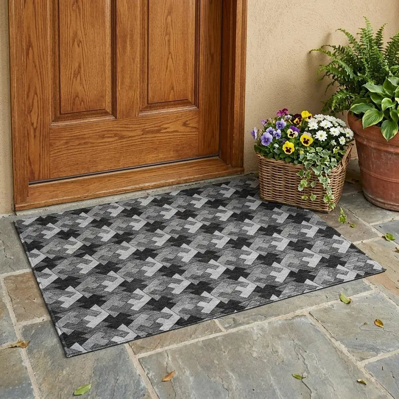 3' X 5' Black And Graphite Geometric Washable Indoor Outdoor Area Rug Homeroots Outdoor