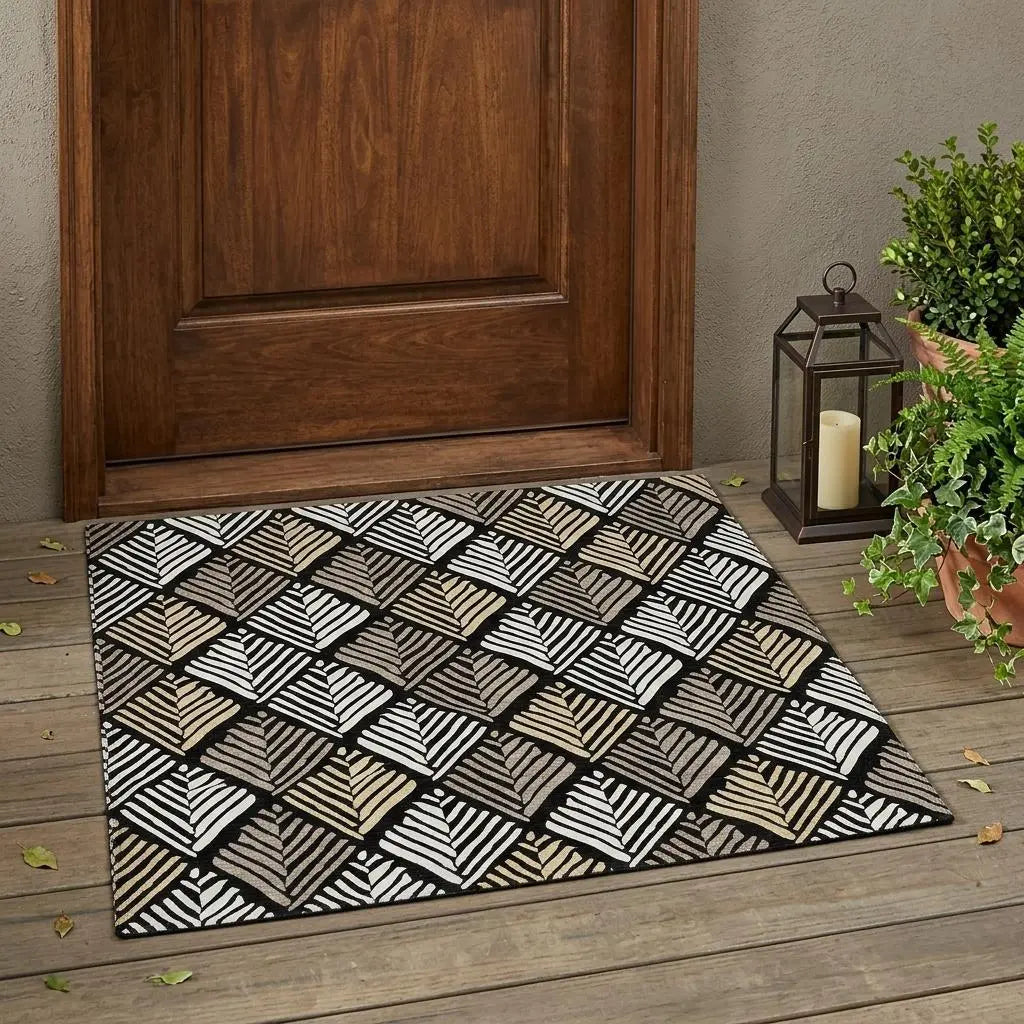 3' X 5' Black And Graphite Geometric Washable Indoor Outdoor Area Rug Homeroots Outdoor