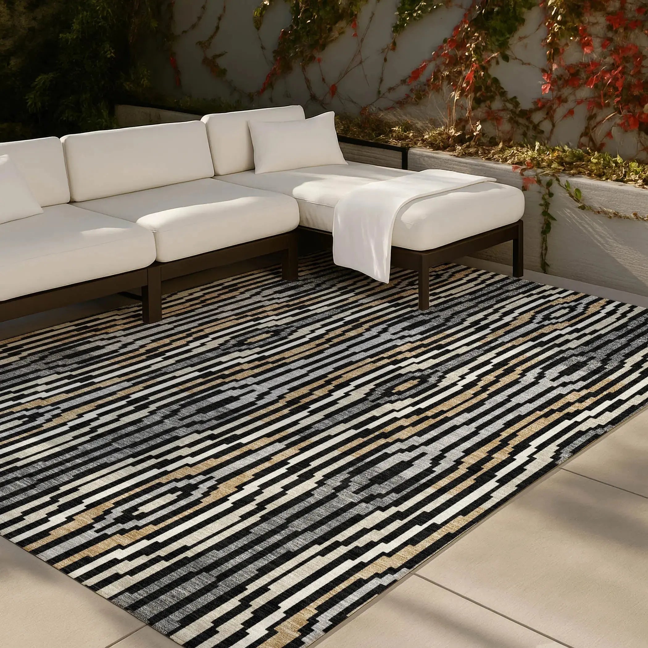 3' X 5' Black And Ivory Abstract Washable Indoor Outdoor Area Rug Homeroots Outdoor