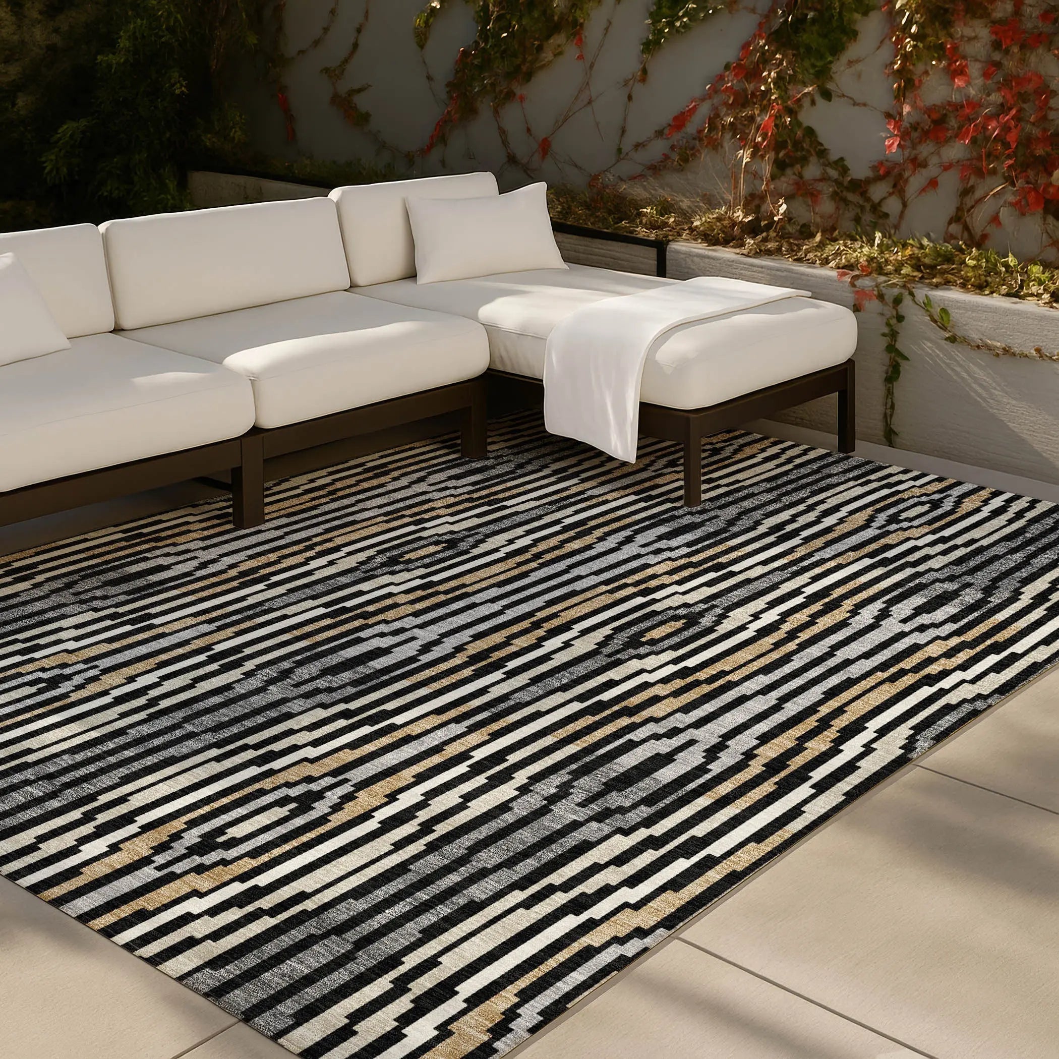 3' X 5' Black And Ivory Abstract Washable Indoor Outdoor Area Rug Homeroots Outdoor