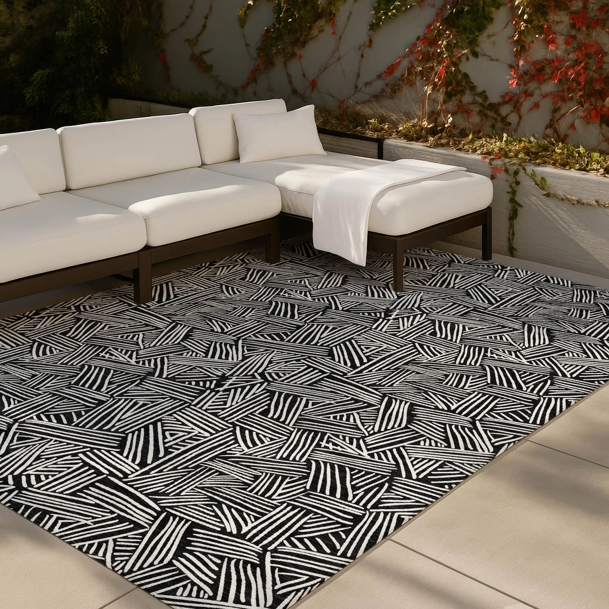 3' X 5' Black And Ivory Geometric Washable Indoor Outdoor Area Rug Homeroots Outdoor